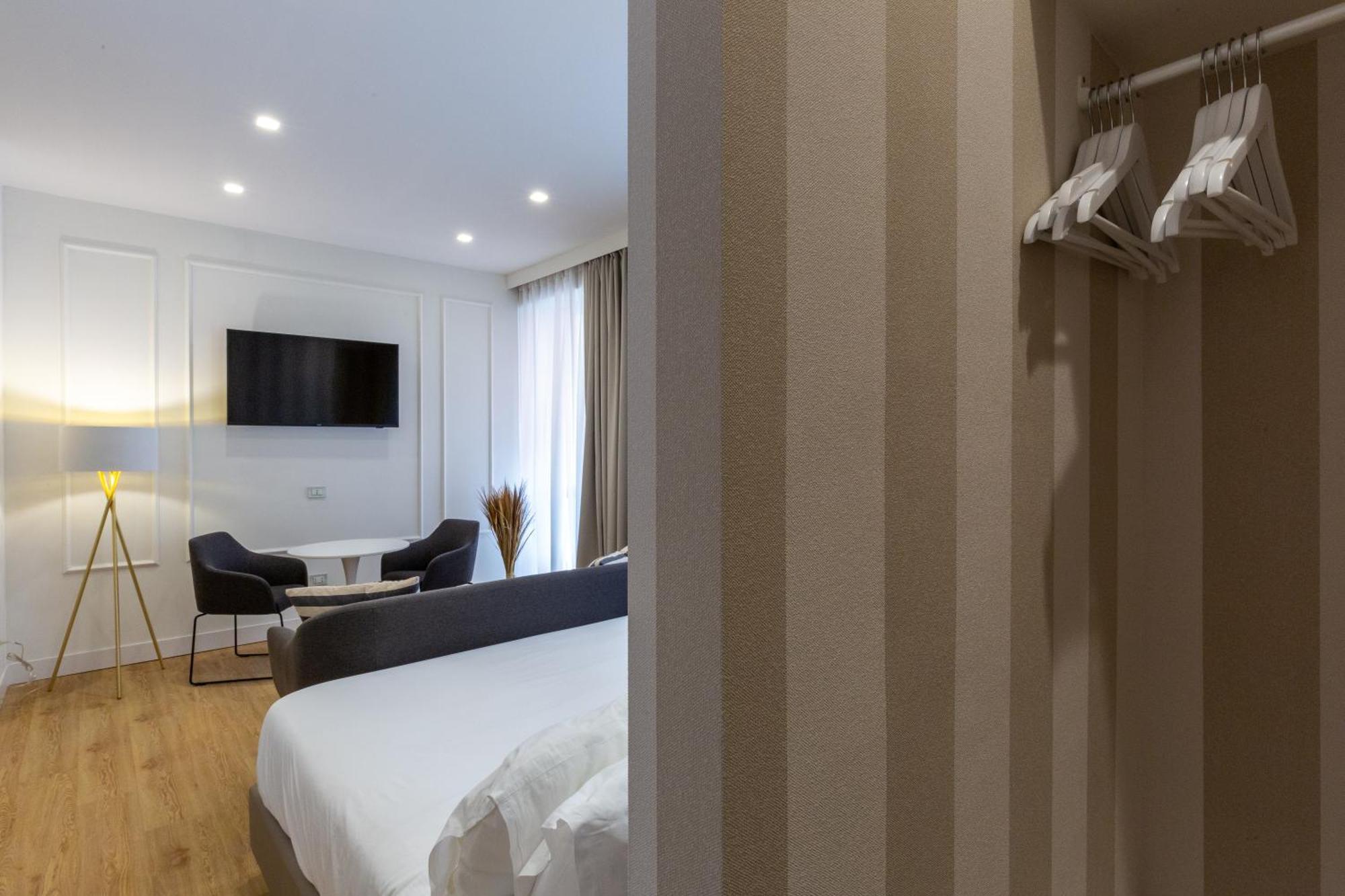 Casa Lounge Costituzione Hotell Cagliari Exteriör bild