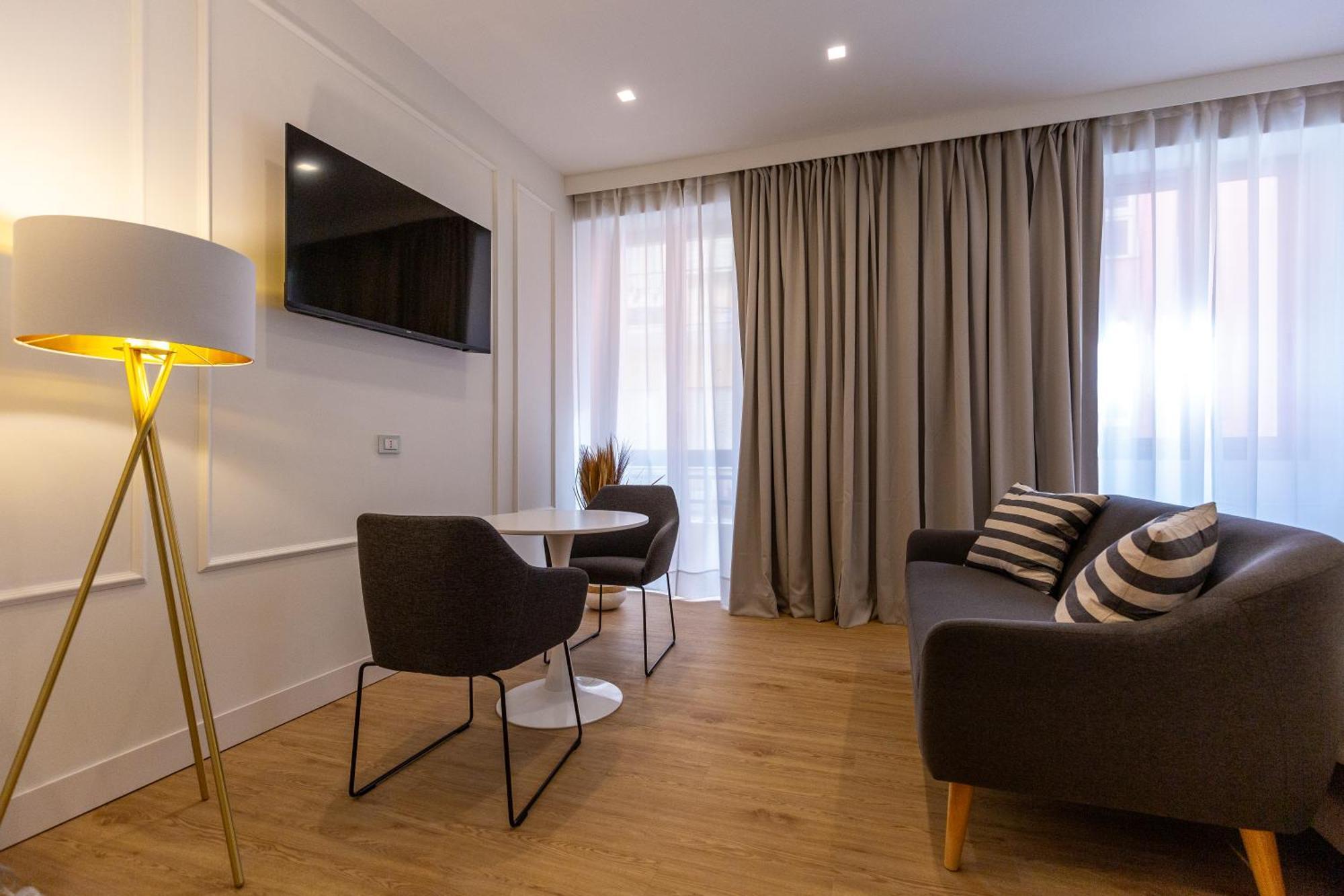 Casa Lounge Costituzione Hotell Cagliari Exteriör bild