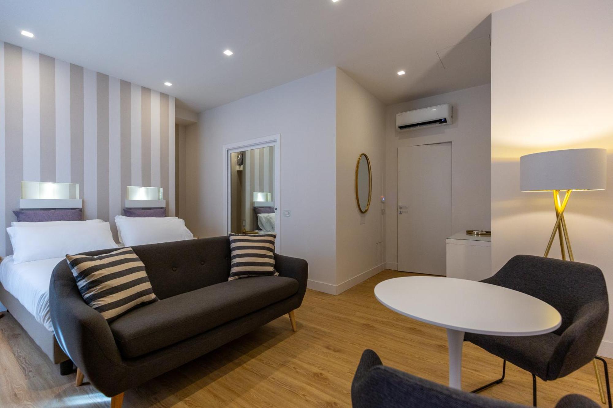 Casa Lounge Costituzione Hotell Cagliari Exteriör bild
