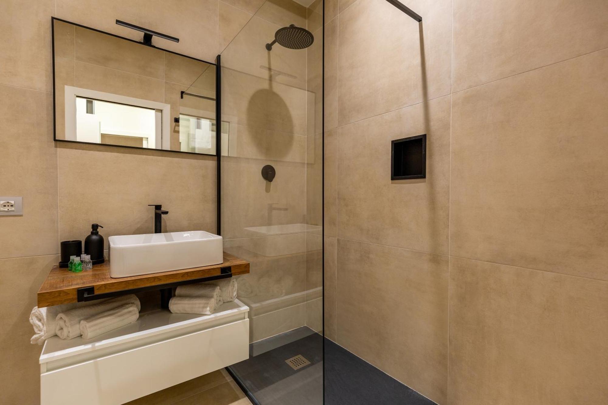 Casa Lounge Costituzione Hotell Cagliari Exteriör bild