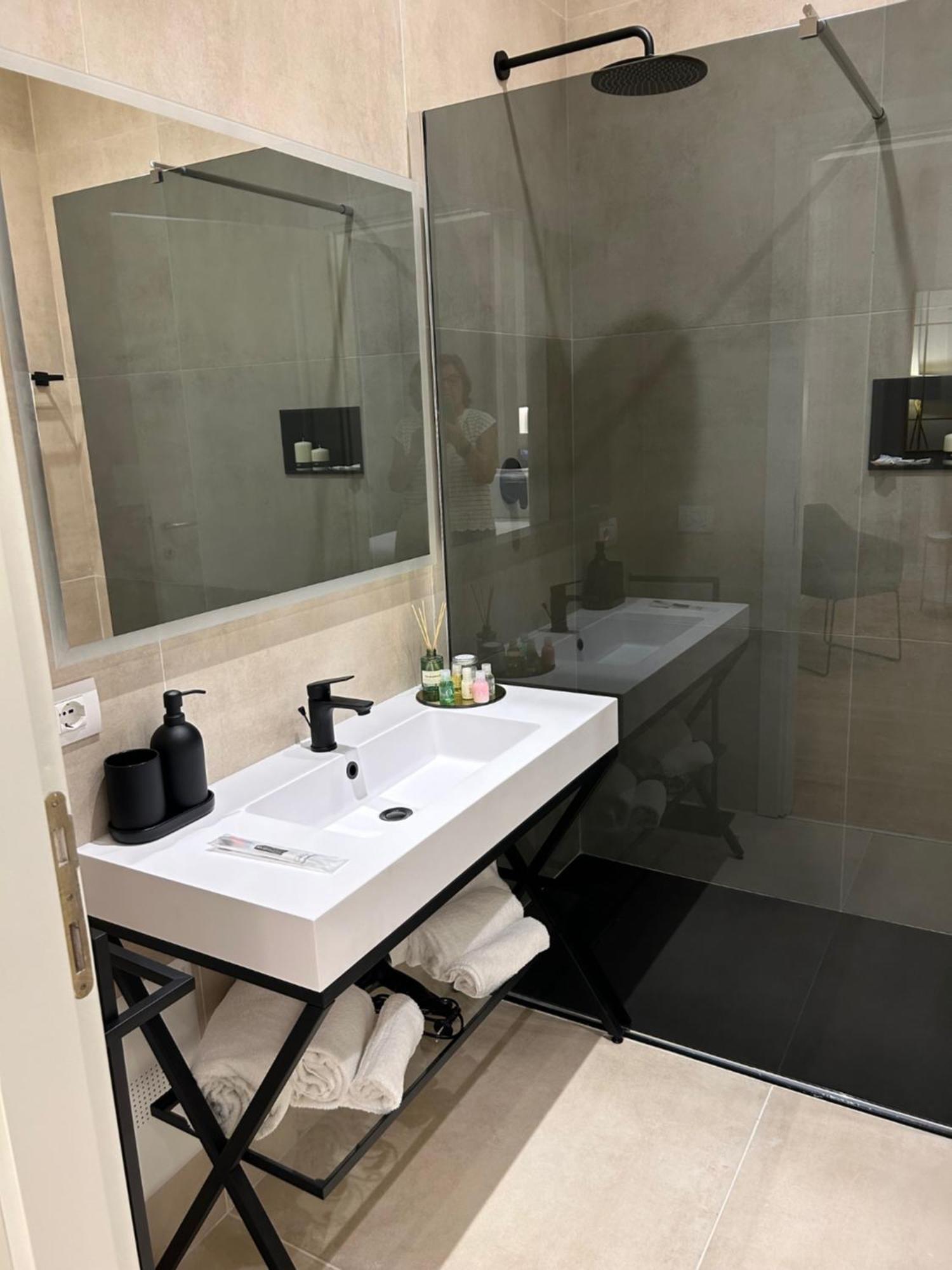 Casa Lounge Costituzione Hotell Cagliari Exteriör bild